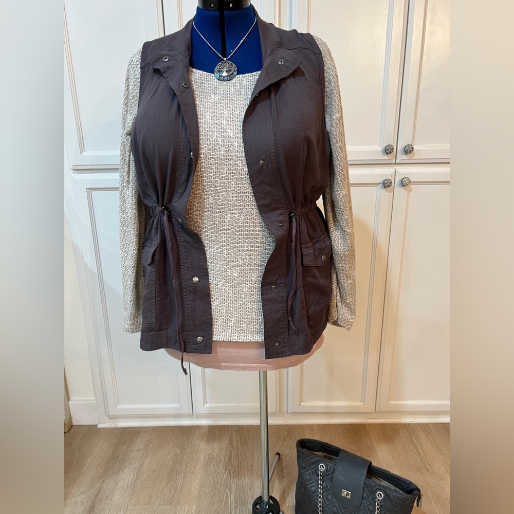 Maurices gray cinched vest. Great for layering. Size XXL